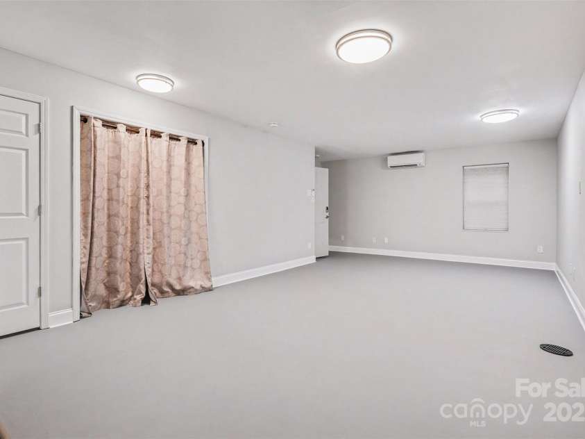 316 10th Street, Charlotte, NC 28202.  MLS# CAR4334172, YatesRealty ID 2757. 