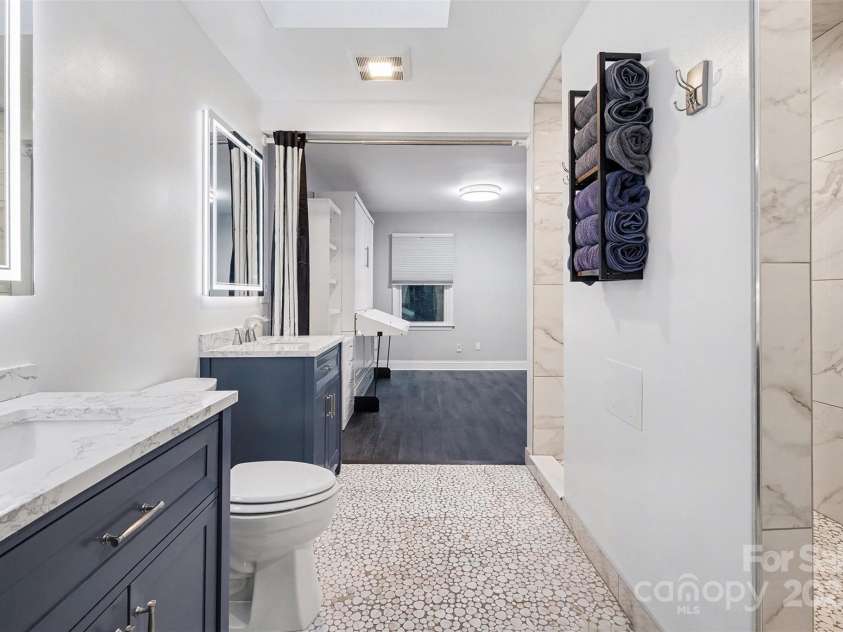 316 10th Street, Charlotte, NC 28202.  MLS# CAR4334172, YatesRealty ID 2757. 