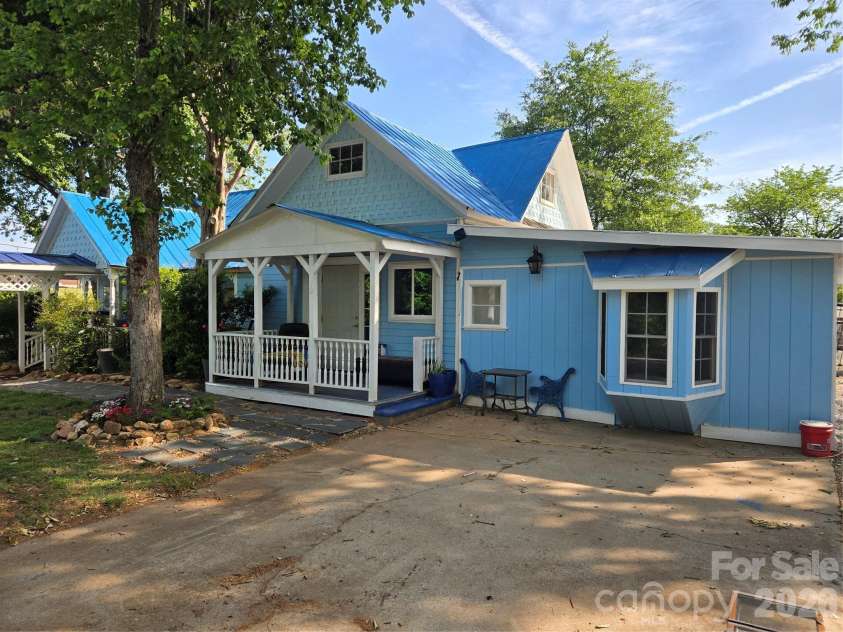 215 Cherry Mountain Street, Ellenboro, NC 28040.  MLS# CAR4385160, YatesRealty ID 27570. 