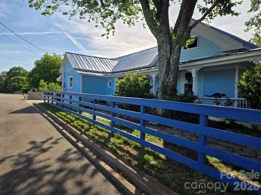 215 Cherry Mountain Street, Ellenboro, NC 28040.  MLS# CAR4385160, YatesRealty ID 27570. 
