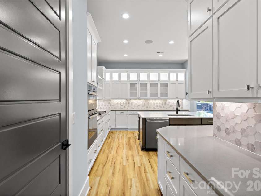 2917 Lake Shore Road, Denver, NC 28037.  MLS# CAR4372219, YatesRealty ID 27572. 