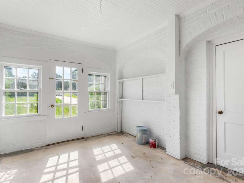 5353 NC Hwy 150 Highway, Lexington, NC 27295.  MLS# CAR4284132, YatesRealty ID 27572. 