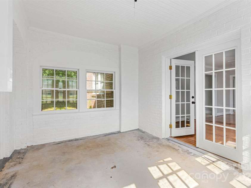 5353 NC Hwy 150 Highway, Lexington, NC 27295.  MLS# CAR4284132, YatesRealty ID 27572. 