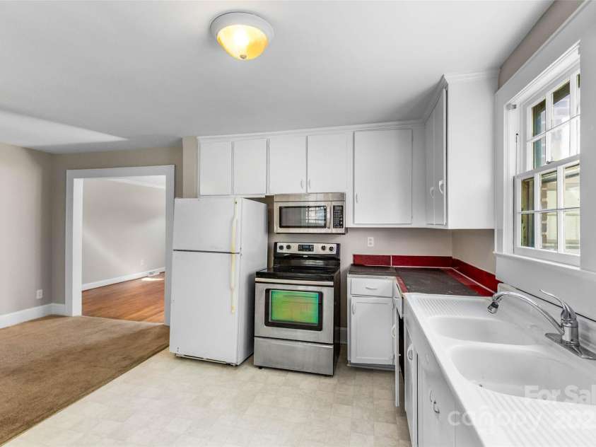 5353 NC Hwy 150 Highway, Lexington, NC 27295.  MLS# CAR4284132, YatesRealty ID 27572. 