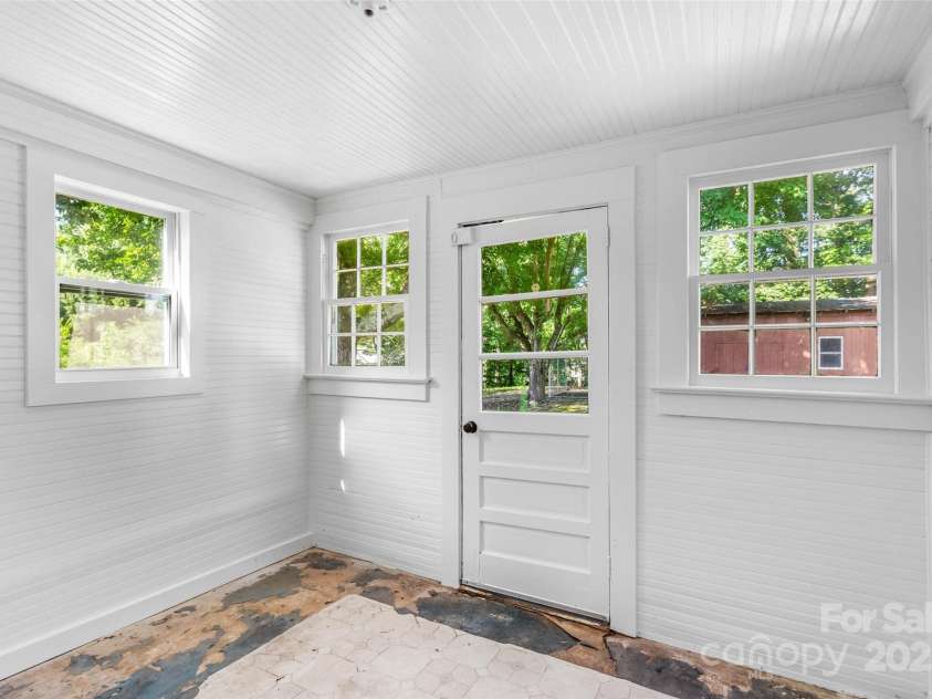 5353 NC Hwy 150 Highway, Lexington, NC 27295.  MLS# CAR4284132, YatesRealty ID 27572. 