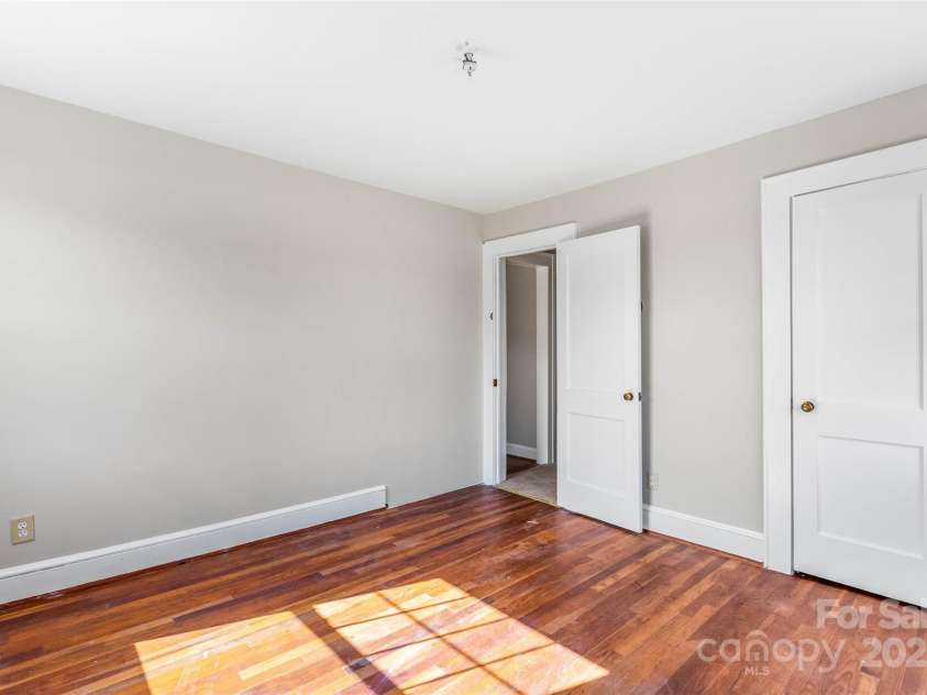 5353 NC Hwy 150 Highway, Lexington, NC 27295.  MLS# CAR4284132, YatesRealty ID 27572. 