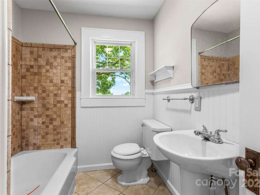 5353 NC Hwy 150 Highway, Lexington, NC 27295.  MLS# CAR4284132, YatesRealty ID 27572. 