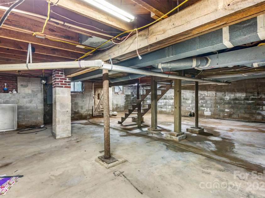 5353 NC Hwy 150 Highway, Lexington, NC 27295.  MLS# CAR4284132, YatesRealty ID 27572. 