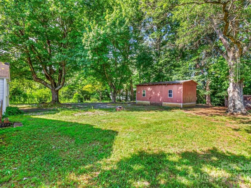 5353 NC Hwy 150 Highway, Lexington, NC 27295.  MLS# CAR4284132, YatesRealty ID 27572. 