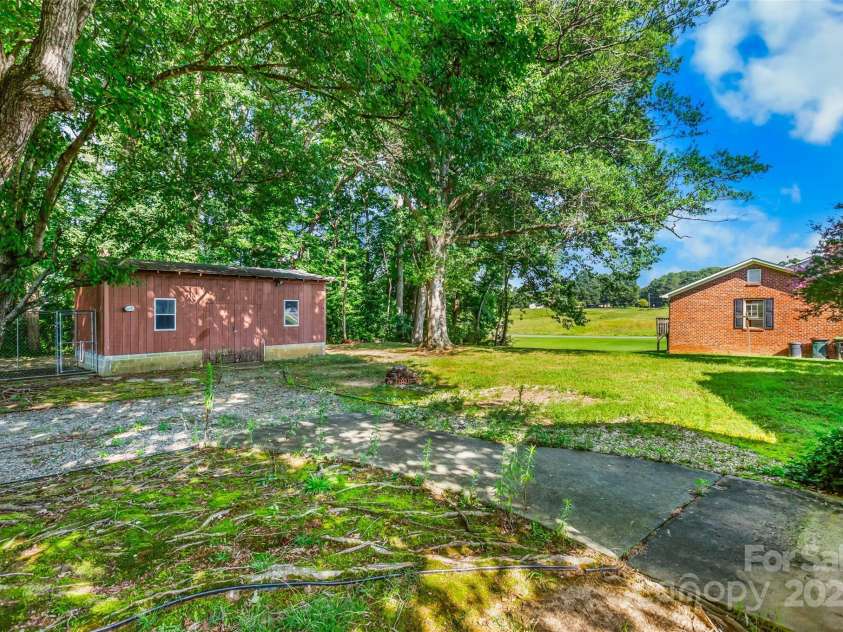 5353 NC Hwy 150 Highway, Lexington, NC 27295.  MLS# CAR4284132, YatesRealty ID 27572. 