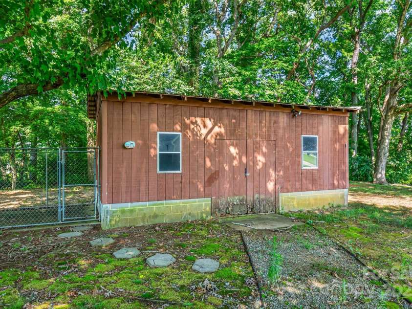 5353 NC Hwy 150 Highway, Lexington, NC 27295.  MLS# CAR4284132, YatesRealty ID 27572. 