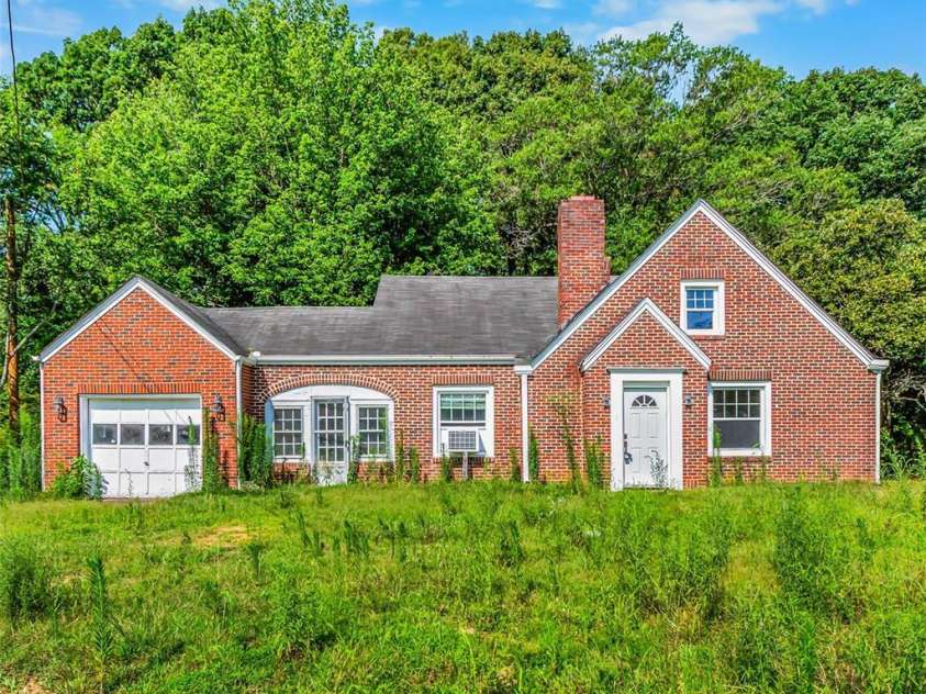 5353 NC Hwy 150 Highway, Lexington, NC 27295.  MLS# CAR4284132, YatesRealty ID 27572. 