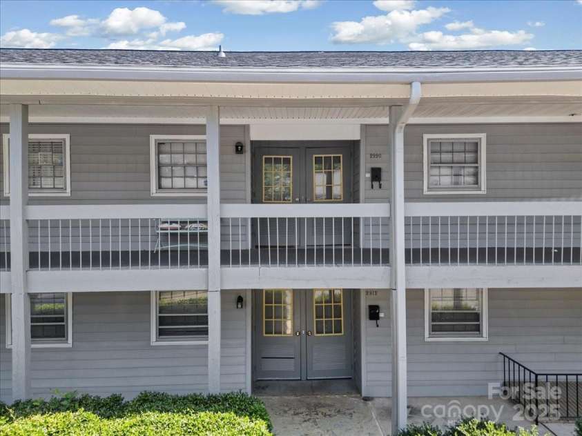 2920 Ramsgate Court, Winston Salem, NC 27106.  MLS# CAR4284391, YatesRealty ID 27573. 