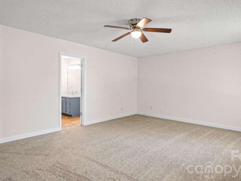 2114 Pleasant Dale Drive, Charlotte, NC 28214.  MLS# CAR4382602, YatesRealty ID 27574. 
