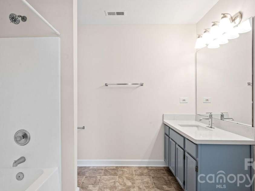 2114 Pleasant Dale Drive, Charlotte, NC 28214.  MLS# CAR4382602, YatesRealty ID 27574. 