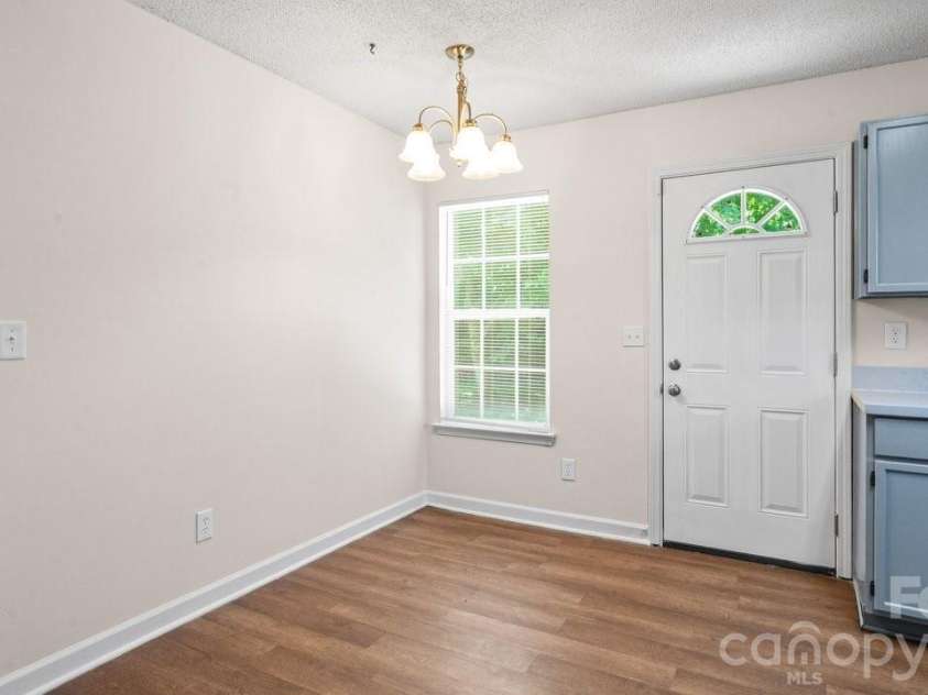 2114 Pleasant Dale Drive, Charlotte, NC 28214.  MLS# CAR4382602, YatesRealty ID 27574. 