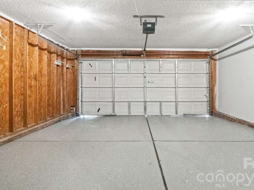 2114 Pleasant Dale Drive, Charlotte, NC 28214.  MLS# CAR4382602, YatesRealty ID 27574. 