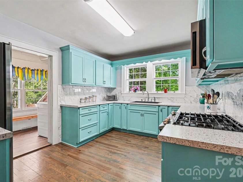 720 Sumter Street, Shelby, NC 28150.  MLS# CAR4367806, YatesRealty ID 27575. So clean and cheerful!