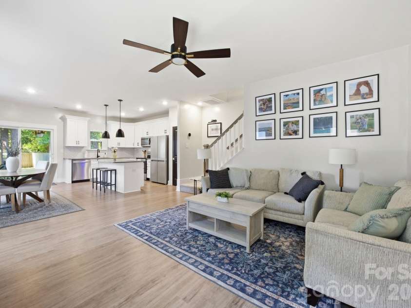 831 Mcarthur Avenue, Charlotte, NC 28206.  MLS# CAR4383179, YatesRealty ID 27576. 