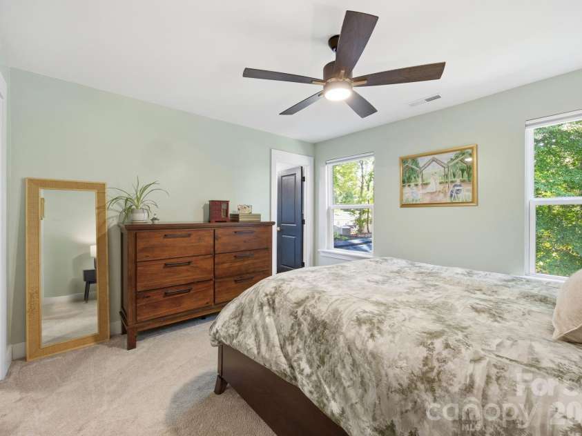 831 Mcarthur Avenue, Charlotte, NC 28206.  MLS# CAR4383179, YatesRealty ID 27576. 
