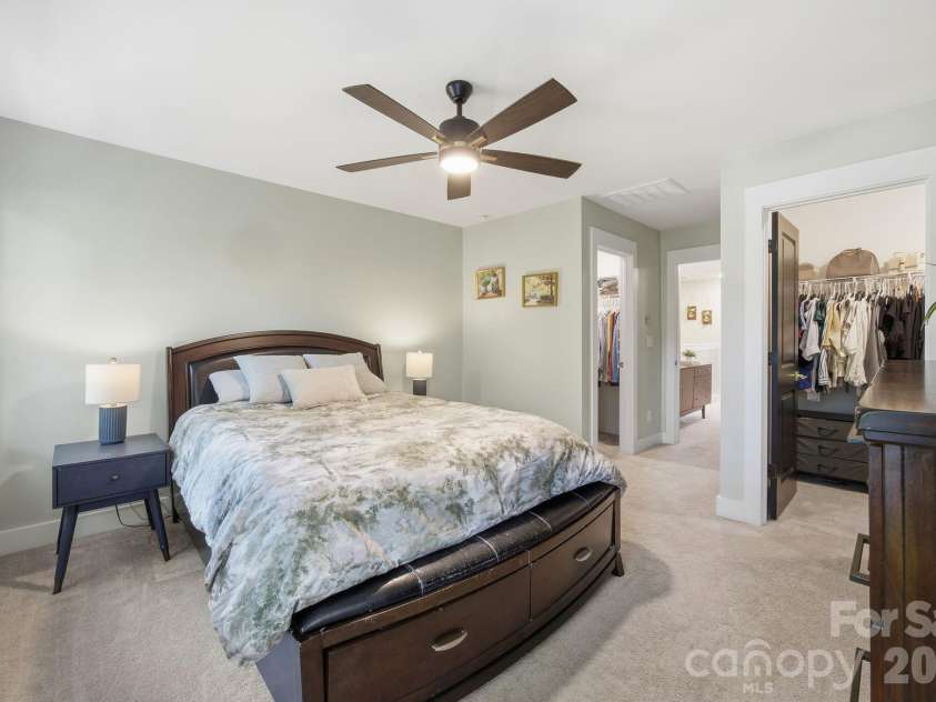 831 Mcarthur Avenue, Charlotte, NC 28206.  MLS# CAR4383179, YatesRealty ID 27576. 