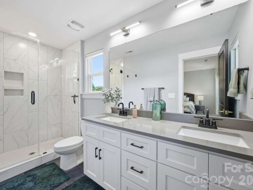 831 Mcarthur Avenue, Charlotte, NC 28206.  MLS# CAR4383179, YatesRealty ID 27576. 