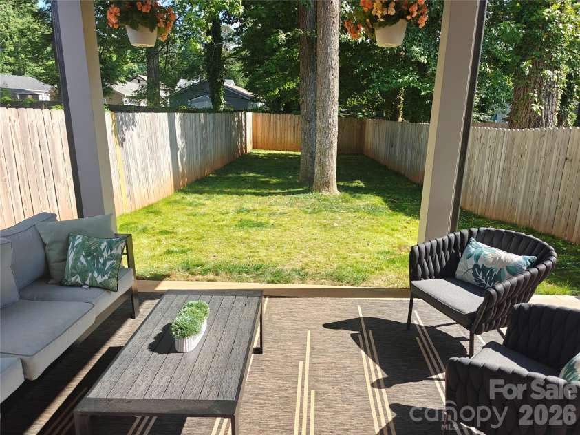 831 Mcarthur Avenue, Charlotte, NC 28206.  MLS# CAR4383179, YatesRealty ID 27576. 