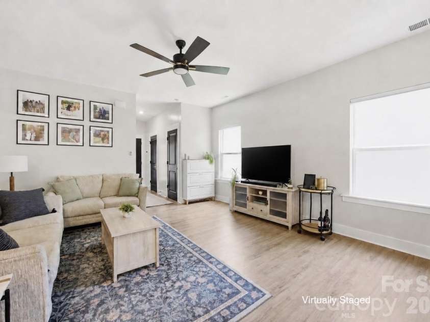 831 Mcarthur Avenue, Charlotte, NC 28206.  MLS# CAR4383179, YatesRealty ID 27576. 