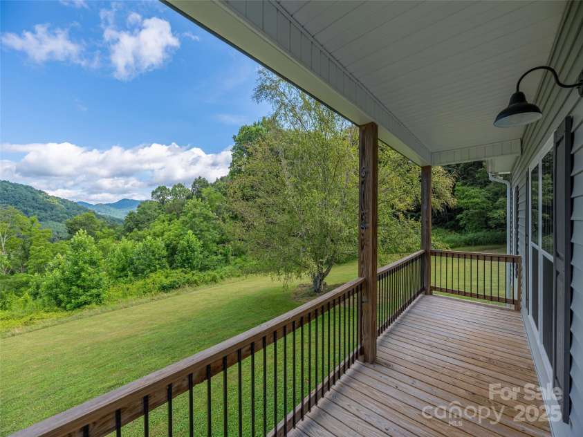 337 Split Pine Cove, Clyde, NC 28721.  MLS# CAR4284466, YatesRealty ID 27577. 