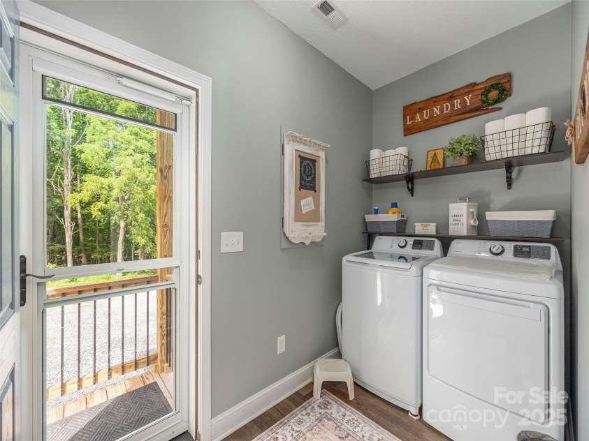337 Split Pine Cove, Clyde, NC 28721.  MLS# CAR4284466, YatesRealty ID 27577. 
