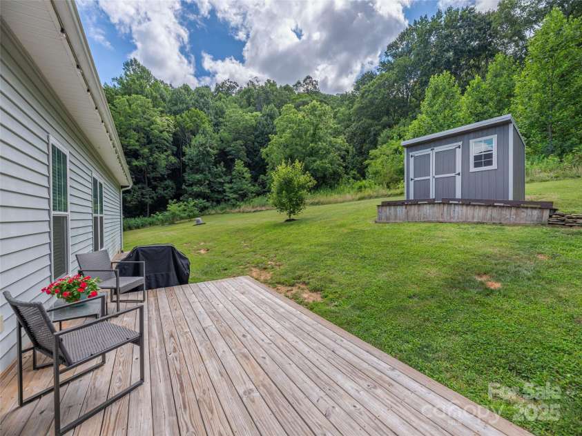 337 Split Pine Cove, Clyde, NC 28721.  MLS# CAR4284466, YatesRealty ID 27577. 
