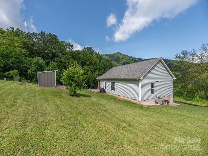 337 Split Pine Cove, Clyde, NC 28721.  MLS# CAR4284466, YatesRealty ID 27577. 