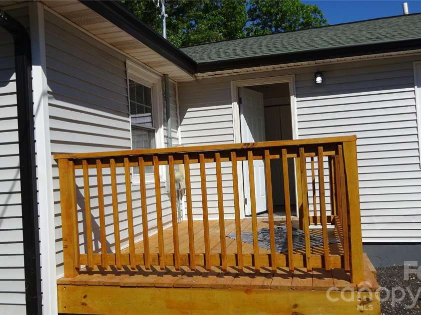 500 Broad Street, Kannapolis, NC 28081.  MLS# CAR4380077, YatesRealty ID 27577. 