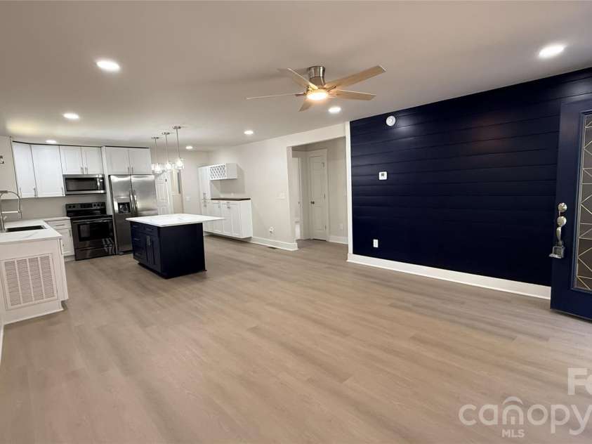 500 Broad Street, Kannapolis, NC 28081.  MLS# CAR4380077, YatesRealty ID 27577. 