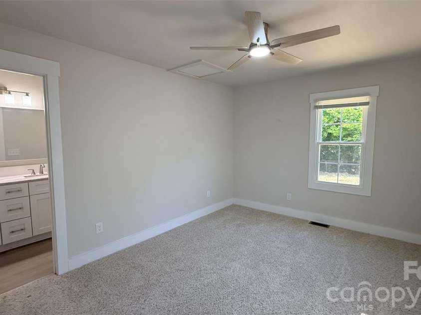 500 Broad Street, Kannapolis, NC 28081.  MLS# CAR4380077, YatesRealty ID 27577. 