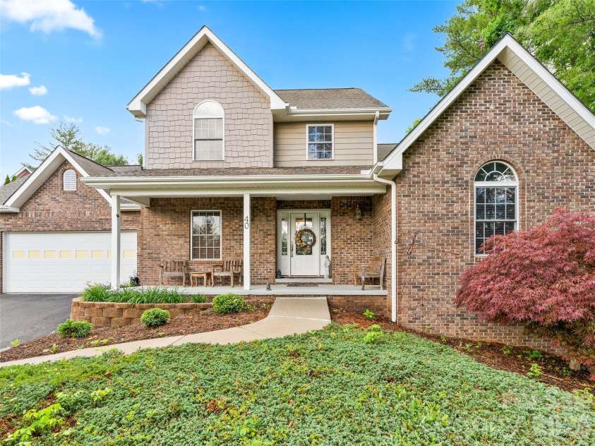 40 Hope Road, Weaverville, NC 28787.  MLS# CAR4387597, YatesRealty ID 27578. 