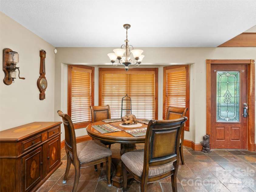 40 Hope Road, Weaverville, NC 28787.  MLS# CAR4387597, YatesRealty ID 27578. 
