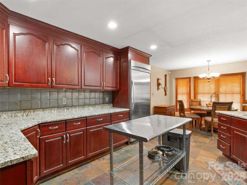40 Hope Road, Weaverville, NC 28787.  MLS# CAR4387597, YatesRealty ID 27578. 