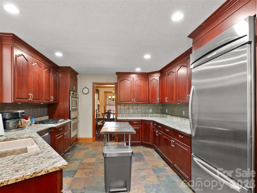 40 Hope Road, Weaverville, NC 28787.  MLS# CAR4387597, YatesRealty ID 27578. 