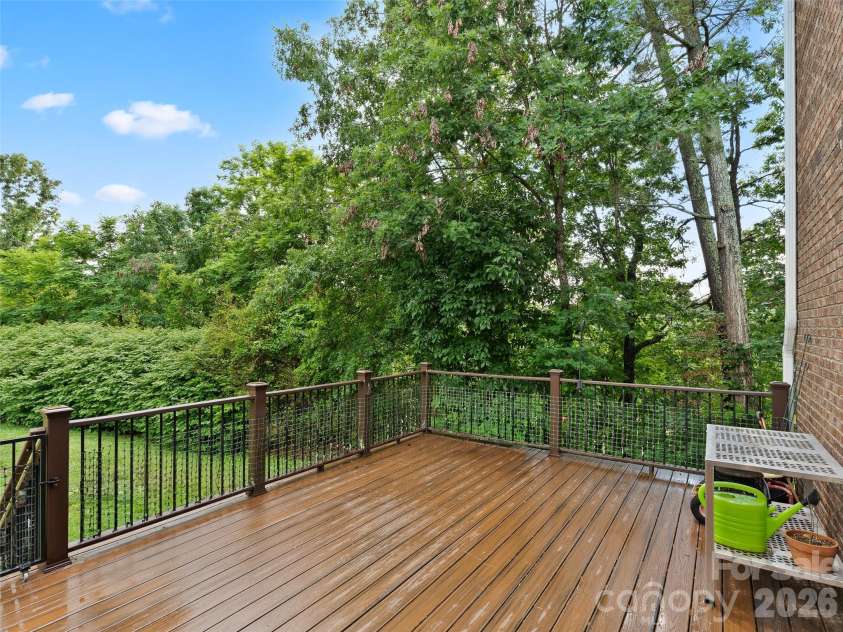 40 Hope Road, Weaverville, NC 28787.  MLS# CAR4387597, YatesRealty ID 27578. 