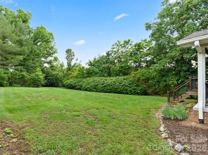 40 Hope Road, Weaverville, NC 28787.  MLS# CAR4387597, YatesRealty ID 27578. 