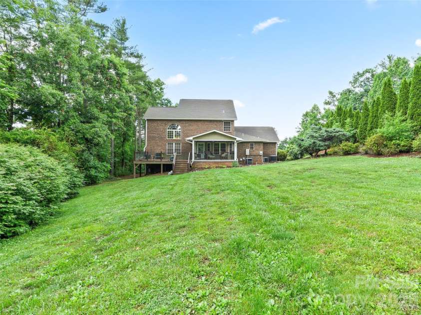 40 Hope Road, Weaverville, NC 28787.  MLS# CAR4387597, YatesRealty ID 27578. 