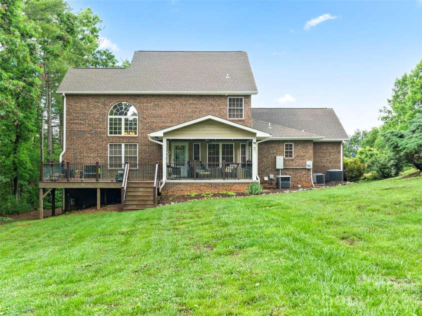 40 Hope Road, Weaverville, NC 28787.  MLS# CAR4387597, YatesRealty ID 27578. 
