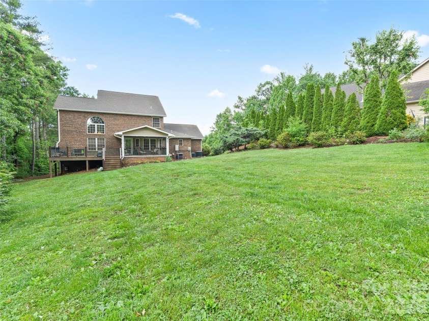 40 Hope Road, Weaverville, NC 28787.  MLS# CAR4387597, YatesRealty ID 27578. 