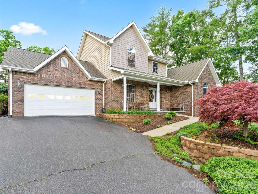 40 Hope Road, Weaverville, NC 28787.  MLS# CAR4387597, YatesRealty ID 27578. 
