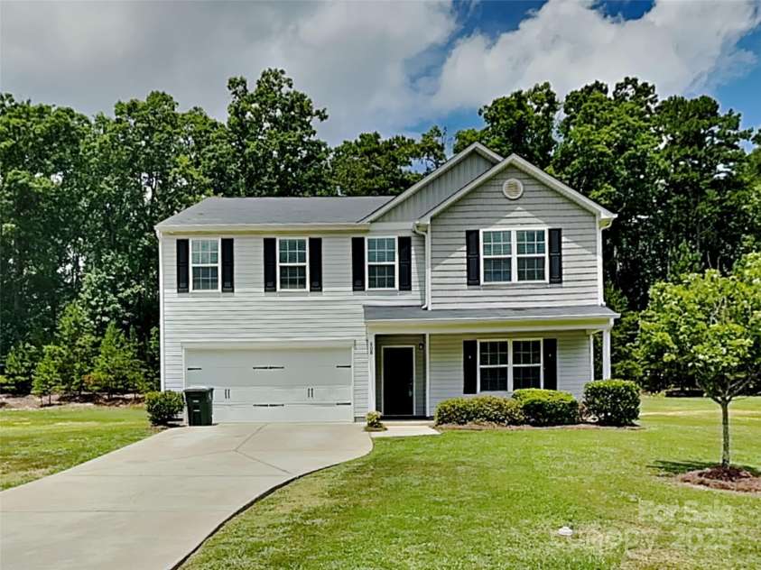 608 Hunley Street, Monroe, NC 28112.  MLS# CAR4284457, YatesRealty ID 27579. Welcome to 608 Hunley!