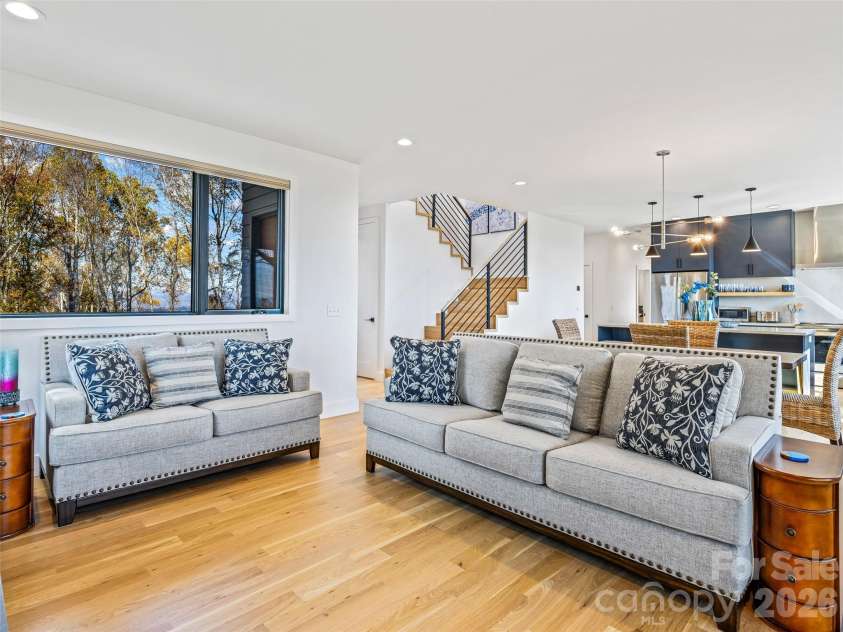 15 Laurel Ledge Way, Fletcher, NC 28732.  MLS# CAR4316029, YatesRealty ID 2758. Light and bright open floor plan perfect for entertaining.