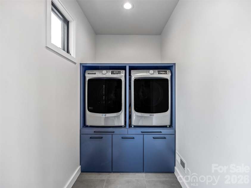 15 Laurel Ledge Way, Fletcher, NC 28732.  MLS# CAR4316029, YatesRealty ID 2758. Ready to tackle that laundry! On the main level for ease of use.