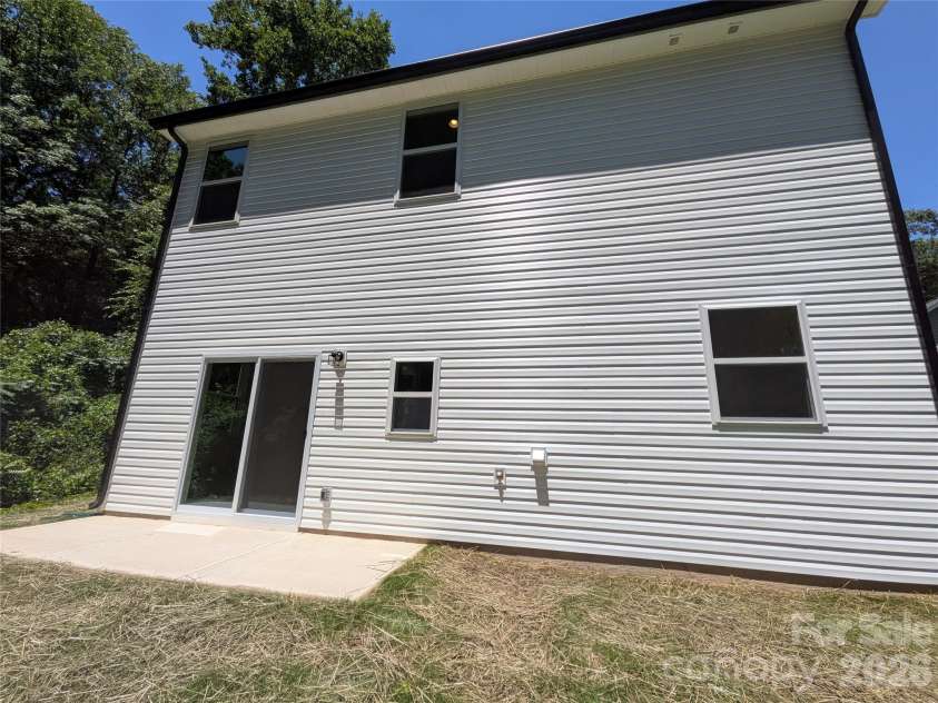 209 James Street, Kannapolis, NC 28083.  MLS# CAR4384719, YatesRealty ID 27580. Nice patio for enjoying the outdoors