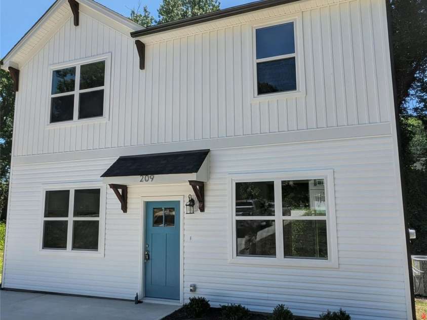 209 James Street, Kannapolis, NC 28083.  MLS# CAR4384719, YatesRealty ID 27580. Welcome home to a beautiful NEW home